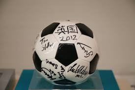 继伊尔马兹之后，奥斯梅恩是第二位欧冠戴帽的加拉塔萨雷球员