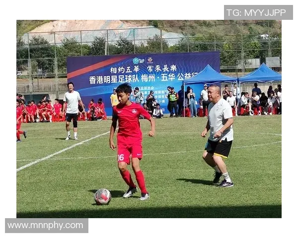 消息人士称，鲁本·阿莫林与曼联在离队问题上存在分歧，同时有欧洲皇室成员对他感兴趣。