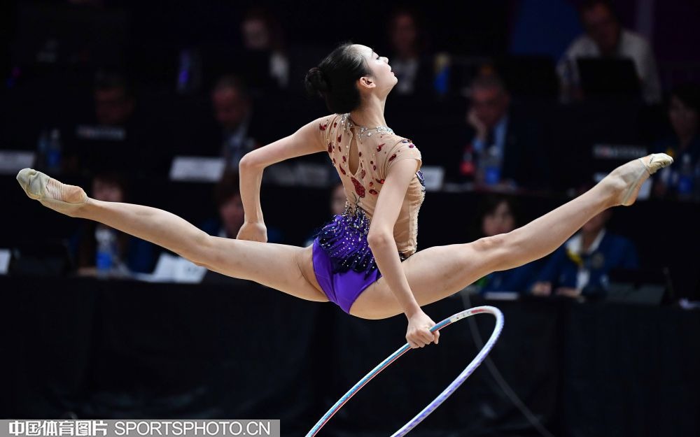 游戏陪练火爆：平均月收入7857元！金字塔赚到房子！